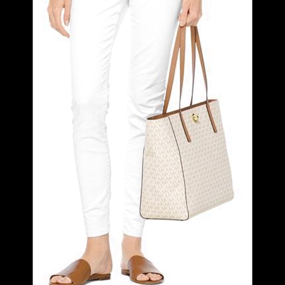 Michael Kors Signature Rivington XL Tote Vanilla - Picture 4 of 7